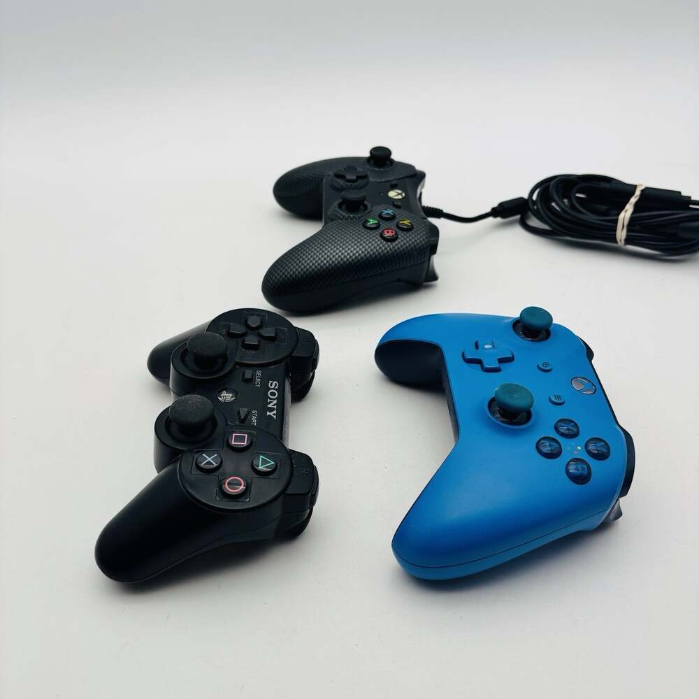 Three Controllers Xbox 360, Xbox One, And PS2 Untested - Picture 11 of 12